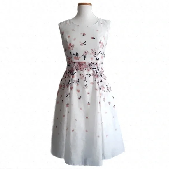RETRO. VERO MODA Vintage Formal Dress. White & Pink Floral Print. Fit & Flared - Picture 4 of 9